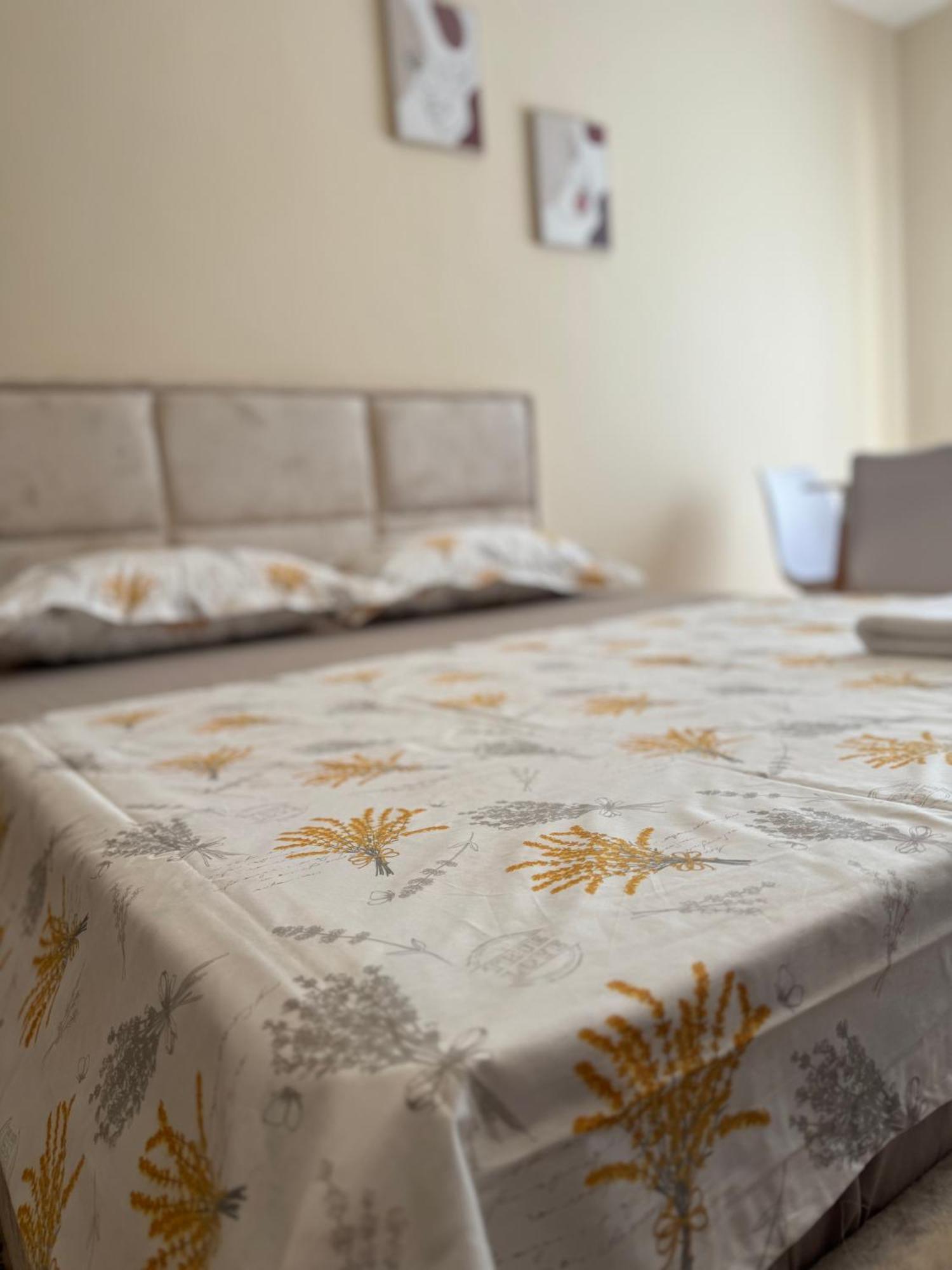 Sea & Gardenview Apartments Durrës Kültér fotó