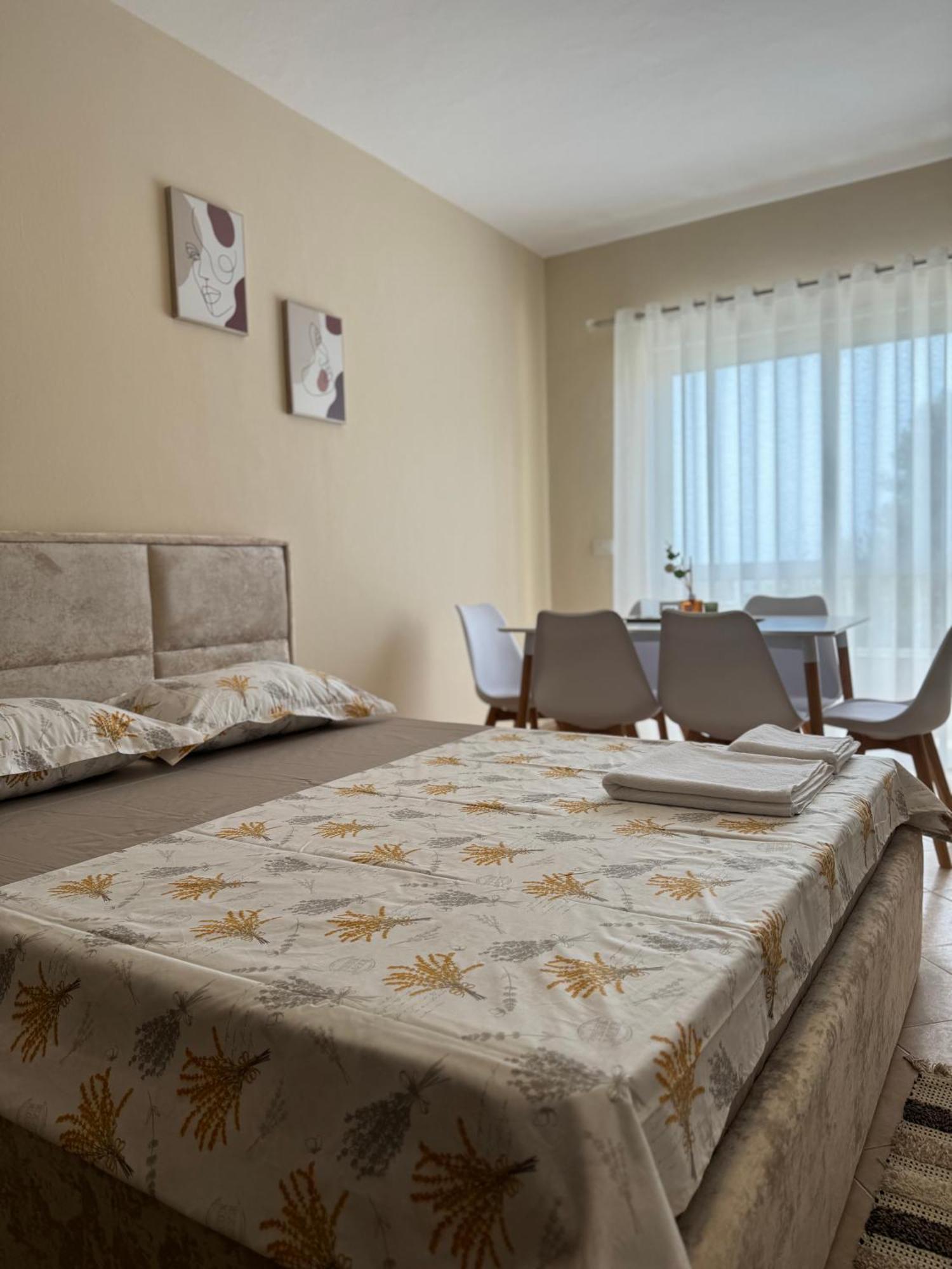 Sea & Gardenview Apartments Durrës Kültér fotó