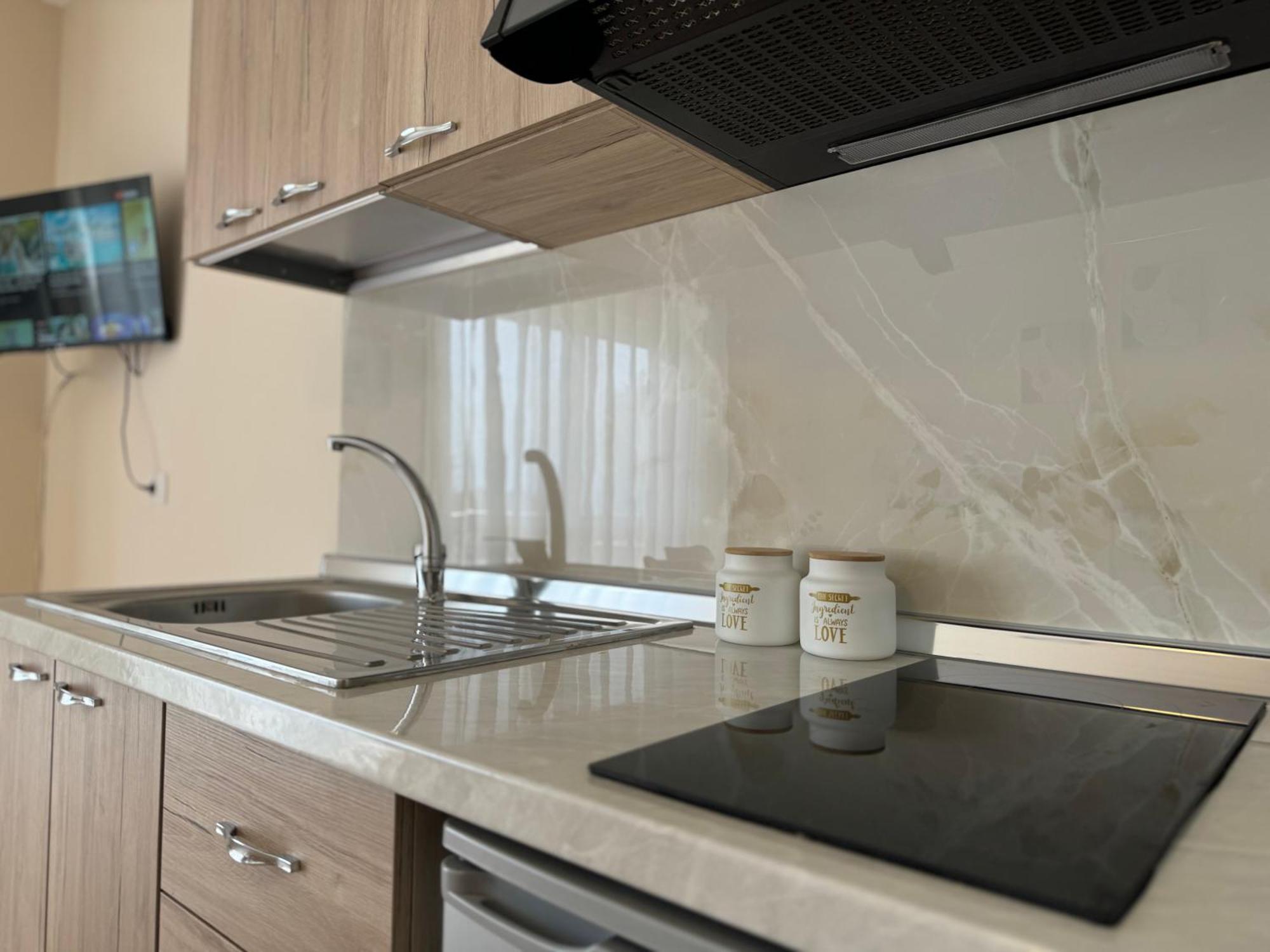 Sea & Gardenview Apartments Durrës Kültér fotó