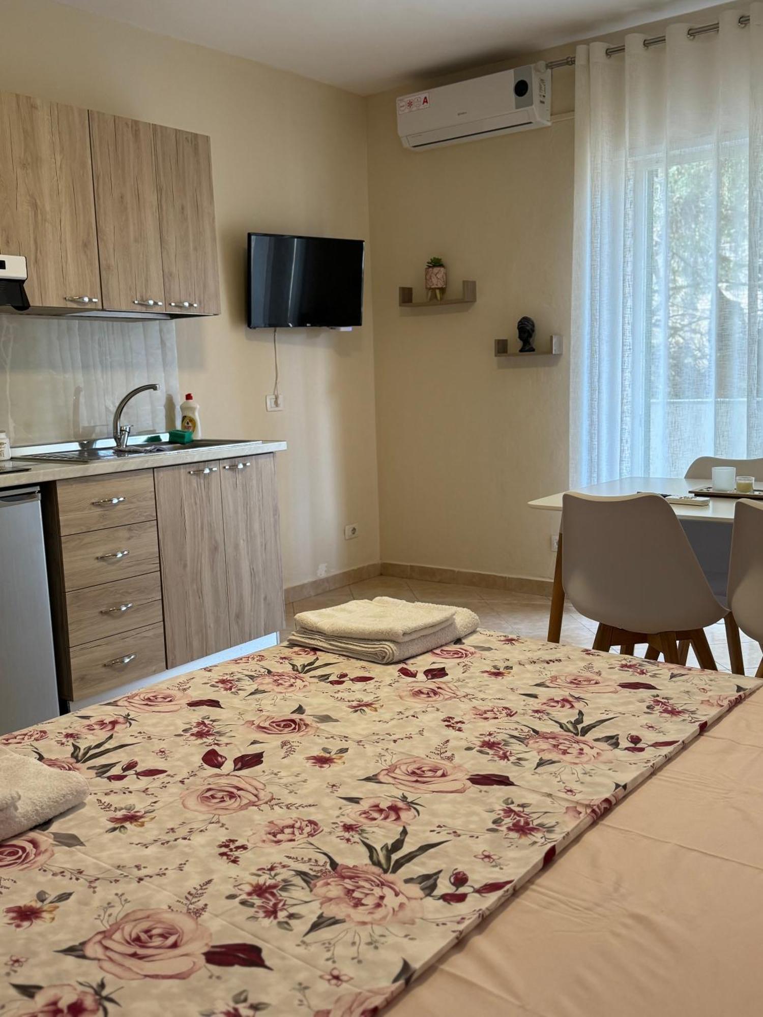 Sea & Gardenview Apartments Durrës Kültér fotó