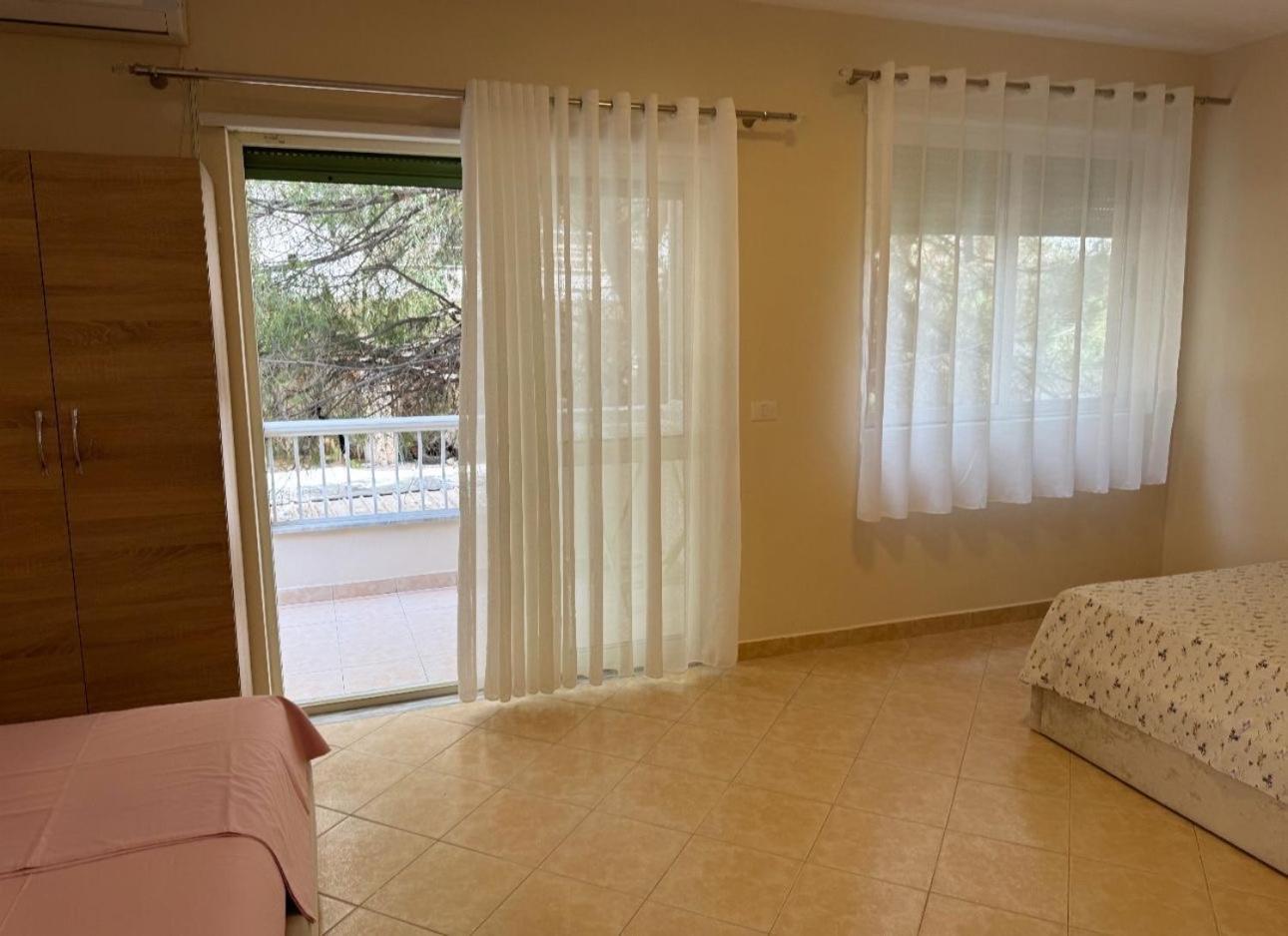 Sea & Gardenview Apartments Durrës Kültér fotó