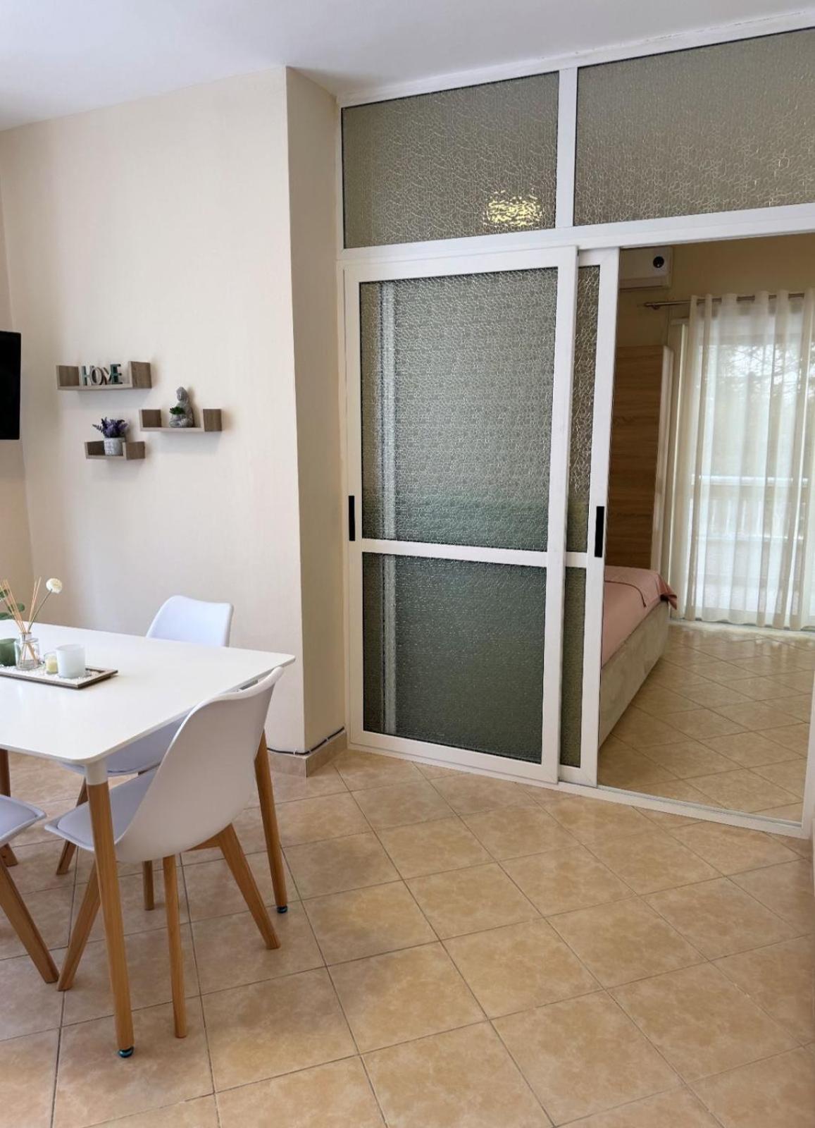 Sea & Gardenview Apartments Durrës Kültér fotó