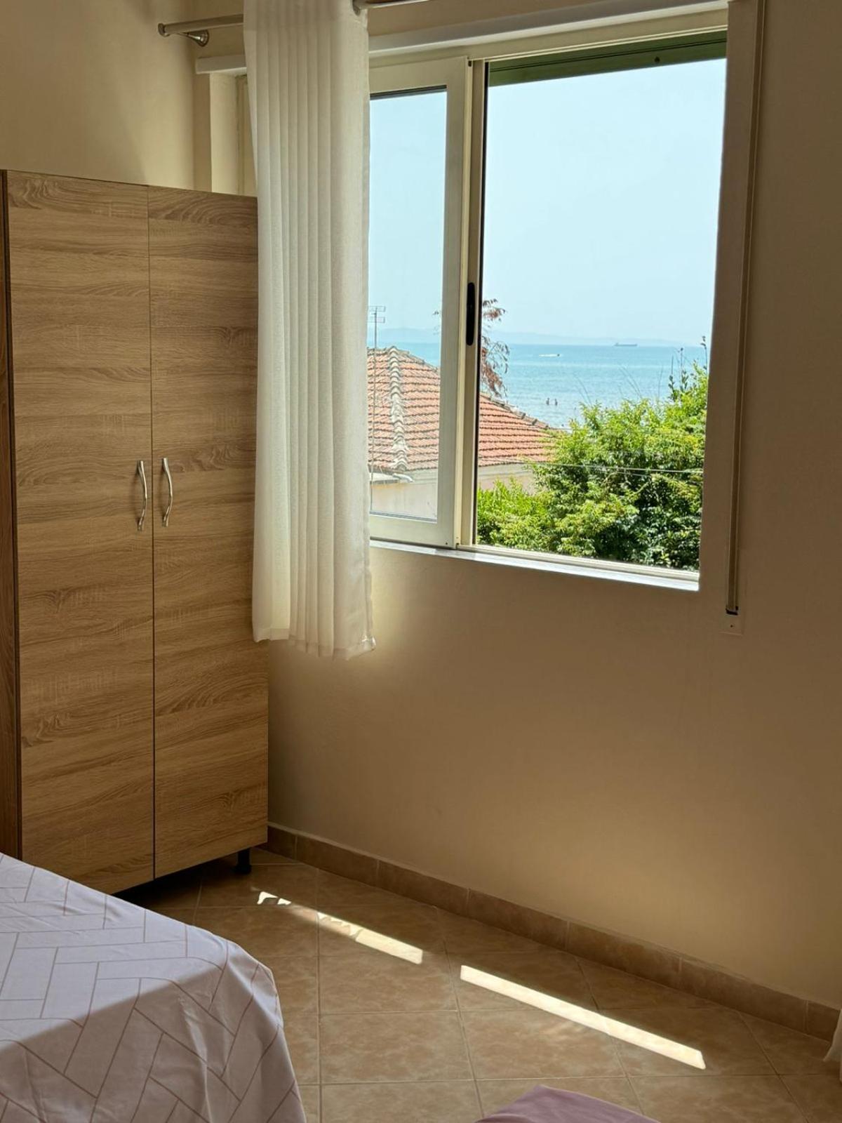 Sea & Gardenview Apartments Durrës Kültér fotó